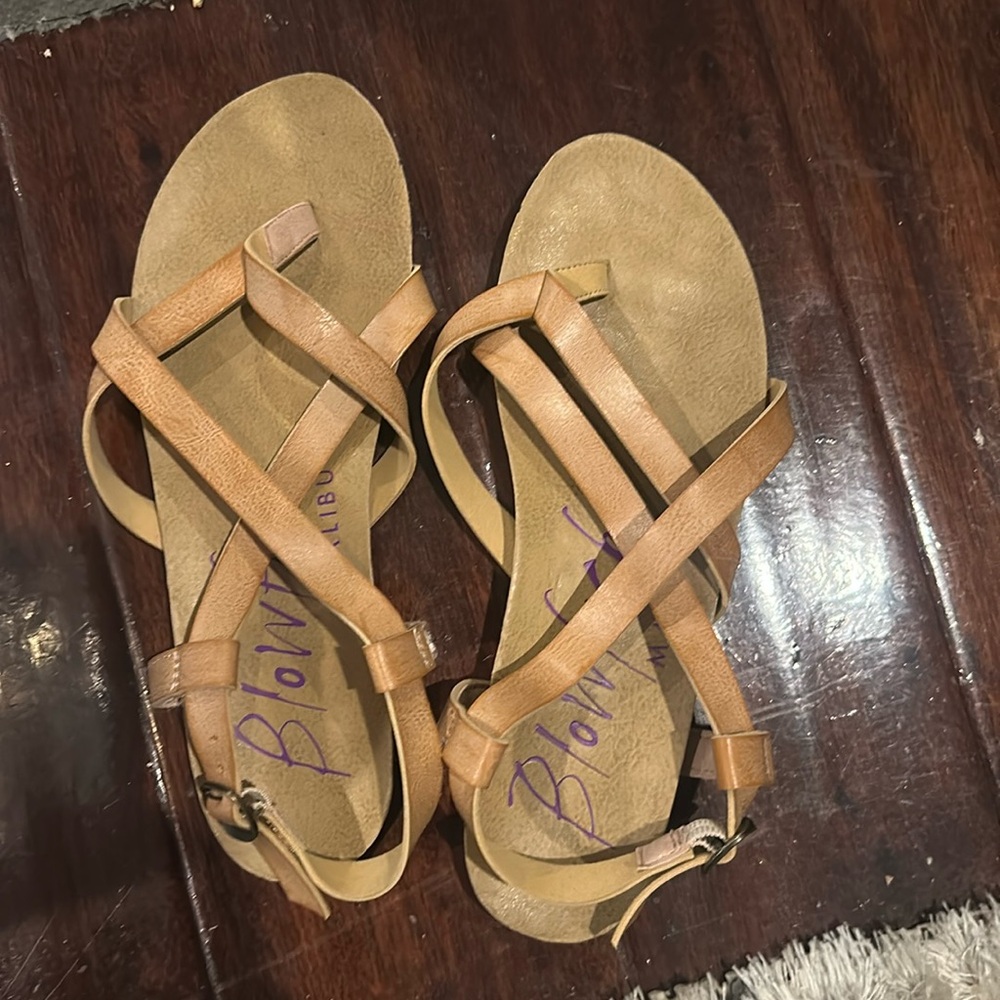 Women’s sandals size 7 used